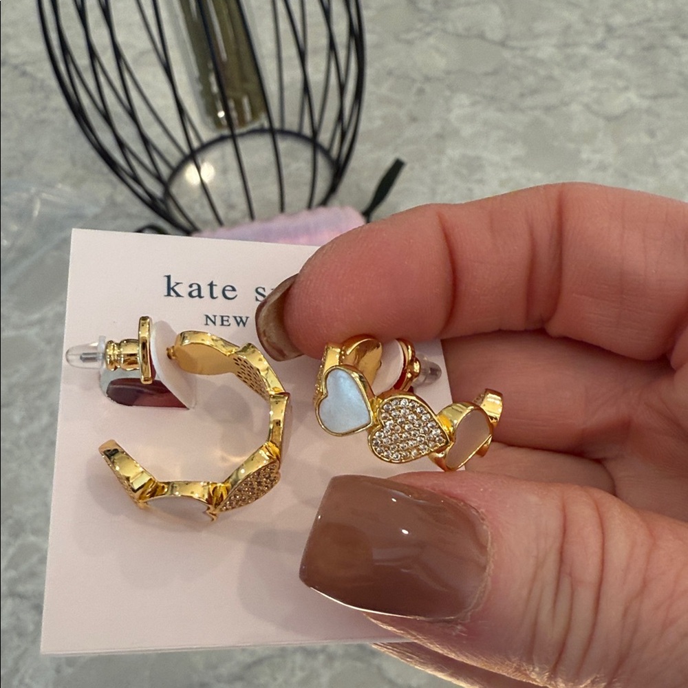 Kate Spade take heart huggie earrings - Picture 3 of 3